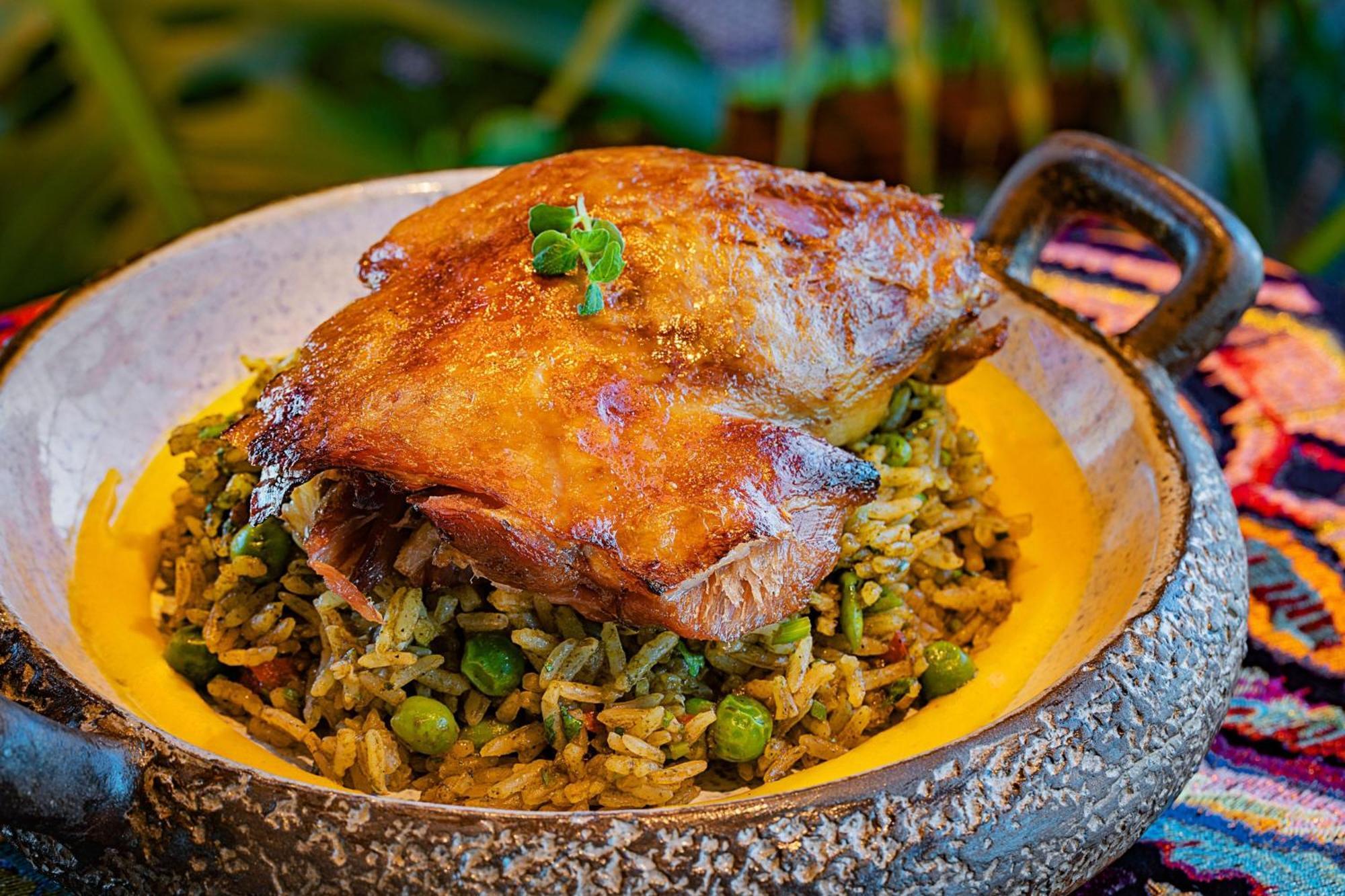 Marriott Resort Palm Jumeirah, Ντουμπάι Εξωτερικό φωτογραφία A dish of chicken and rice